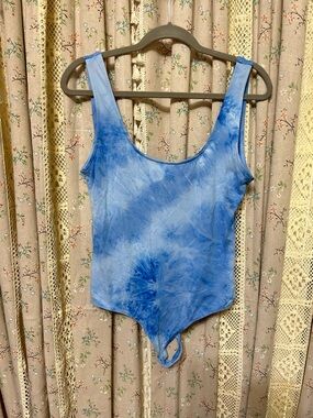 Rue Sophie Blue Tie Dye Tank Bodysuit Size Large NWOT